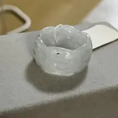 白翡翠 くりぬき お金モチーフ 財運 14号 - メルカリ