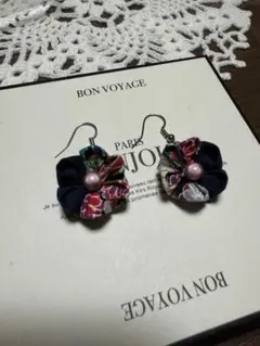 ピアス　ハンドメイド　花　つまみ細工