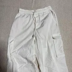 GU ホワイト パラシュートカーゴパンツ