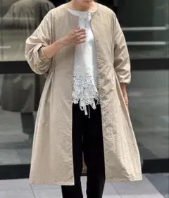未使用級✨ BEARDSLEYビアズリーバルーン袖フレアコート　ベージュFサイズのサムネイル