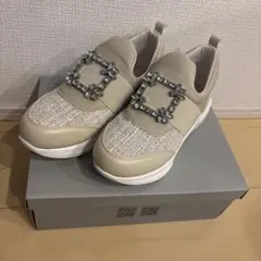 ビジュー スニーカー