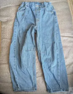 ジーユー　GIRLSバレルレッグジーンズ(ラインストーン)　130