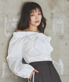 AND COUTURE ボウタイ2wayブラウスのサムネイル