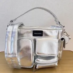 ANNA SUI NYC マルチポケットチビバッグ