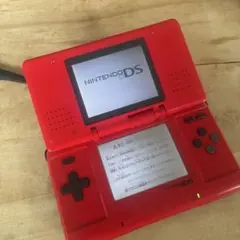 Nintendo DS レッド 本体と星のカービィ鏡の大迷宮