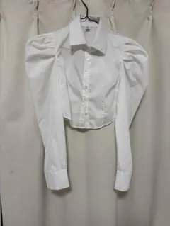 ホワイトパフスリーブクロップドシャツ
