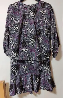 秋の花柄長袖セットアップ