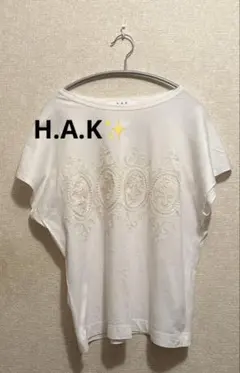 【H.A.K ✨】日本製　刺繍デザイン 半袖Tシャツ ホワイト　カットソー　春夏のサムネイル