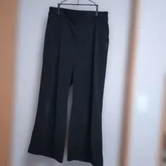 【美品】黒のワイドパンツ・刺繍ロゴ付き コーディロイ 裏地なし 3L 後ゴム