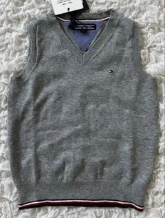 TOMMY HILFIGER グレー Vネックベスト　タグ付き