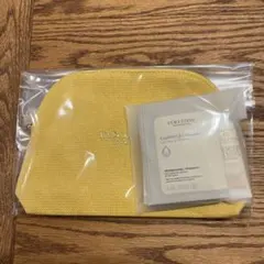 L'OCCITANE バレンタイン　ノベルティ ハンドケアプチギフト