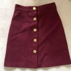 ジルスチュアートバーガンディ ボタン付きスカート