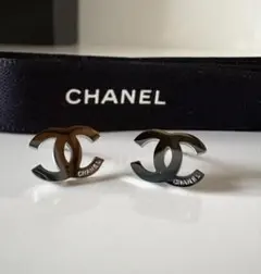 CHANEL シャネルノベルティ　アレルギー対応　シルバーロゴピアス
