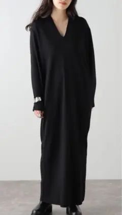 PLAGE elegant jersey ドレス　ブラック　長袖　Ｖネック