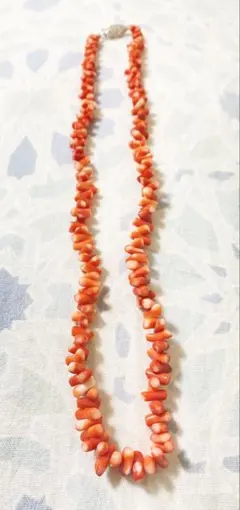 天然赤珊瑚ネックレス。シルバーリンク。