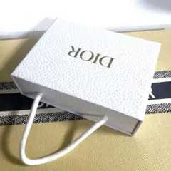 ディオール Dior 紐付き 取ってつき ギフトボックス 箱 レア
