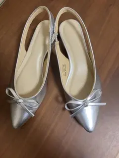 GU シルバー ポインテッドトゥパンプス Sサイズ