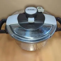 T-fal 圧力鍋（4.5L）のサムネイル