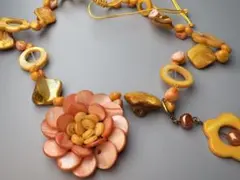 感謝祭シェルフラワーネックレス｜天然貝殻｜フラワーモチーフ｜ロングデザイン