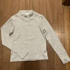 earthのグレー薄手トップスMサイズ