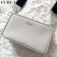 未使用級✨フルラ ショルダーバッグ 現行 ロゴストラップ カメラ 