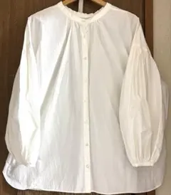 OMNES 丸首　長袖パフスリーブブラウス　ギャザー　白