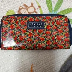 LOWRYS FARM 花柄 ラウンドファスナー 長財布のサムネイル