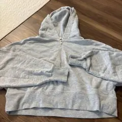 グレー クロップド パーカー フード付き