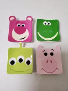 ディズニー　小皿4枚セット