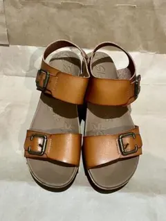 スケッチャーズ　厚底サンダル