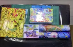 ヨコハマのピカチュウ デッキケース デッキスリーブ セット - メルカリ
