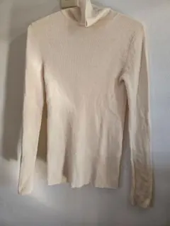 ナチュラルビューティーベーシック タートルネック