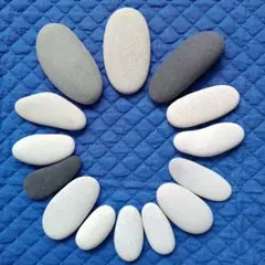 스톤 ⑫ 매끄럽고 평평한 표면, 길쭉한 모양, 둥근 모서리를 가진 14 개의 스톤