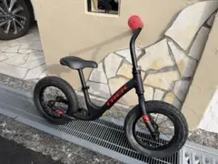 TREK トレック キックバイク / ランニングバイク ブラック×レッド