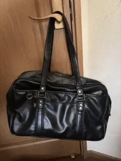 ブラック合成皮革トートバッグ