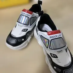 LEDライト　付き　車　デザイン　キッズスニーカー　パトカー　光る　靴　19㎝