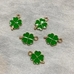 緑　グリーン　四つ葉のクローバー チャーム 5個セット エナメル ハンドメイド