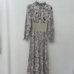 【未使用品】tocco closet ウエストリブワンピース　ベージュ