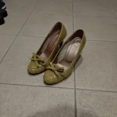 DIANA ピンヒール エナメル ベージュ