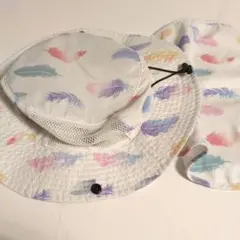 カラフル羽模様 日よけ　水遊び　バケットハット54cm