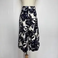 Balisey 大花柄コットンクロップドパンツ（34）ブルー系