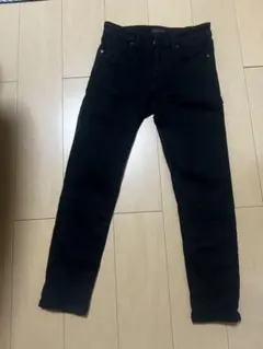 ユニクロ ブラック スキニーデニム 28