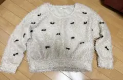 フワフワ素材の長袖セーター