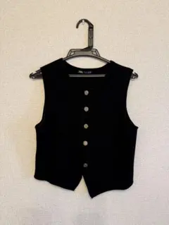ZARA 黒 ノースリーブベスト