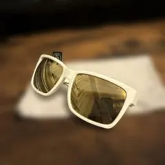 VONZIPPER ホワイトフレーム サングラスのサムネイル