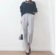GU ストレッチテーパードパンツ　XS