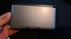 Nintendo 3DS LL シルバー 本体とゲーム2本付き