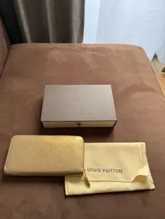LOUIS VUITTON ゴールド 長財布 箱付き