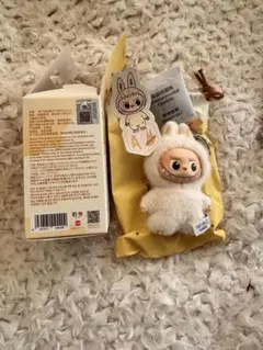 POP MART イニシャルラブブ　A