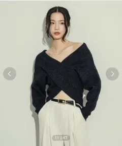 NEUNAクロスデザインオフショルトップスのサムネイル